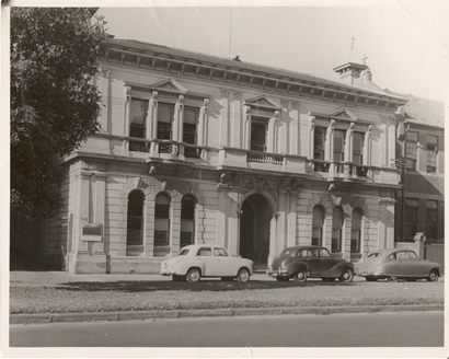 A black and white photo of the outside of CSIR's former building at 314 Albert Street, East Melbourne.