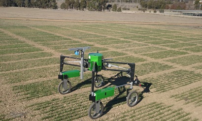 A phenoMobile® Lite in a field.