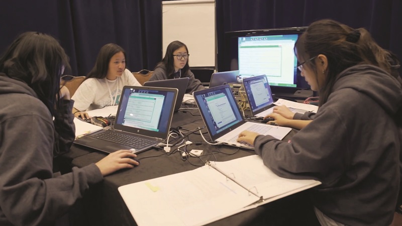 girls competing in CyberTaipan