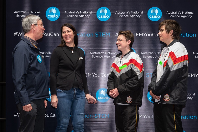 CSIRO staff speaking with high-school students at the Careers Expo