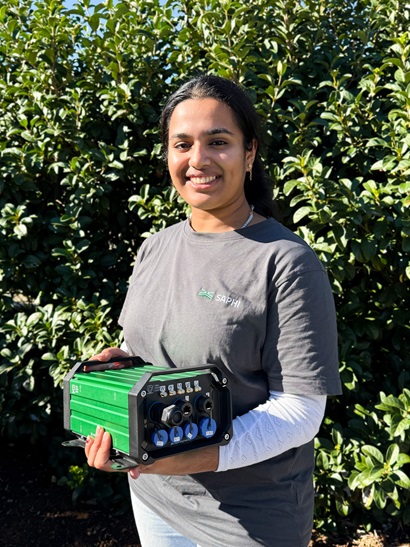 Generation STEM Links Intern at Saphi - Anjelena 