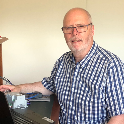 With the STEM Professionals in Schools program, Robbie Bell finds unique ways to show students how engineering is part of their daily lives.