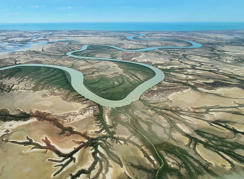 An aerial photo of a braided river and its tributaries in northern Australia