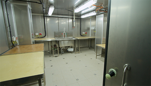 Constant temperature laboratory