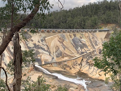 striking artwork on Wellington Dam