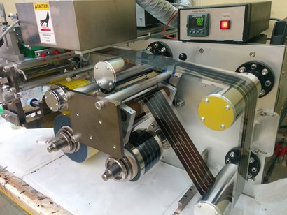 A small scale slot-die coater to fabricate lab scale perovskite cells.
