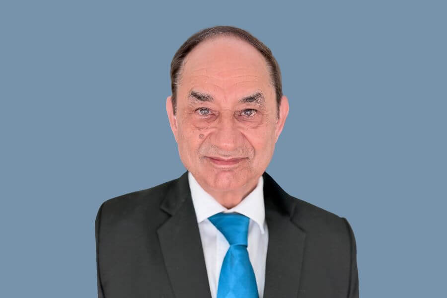 Dr Ravinder (Ravi) Anand
