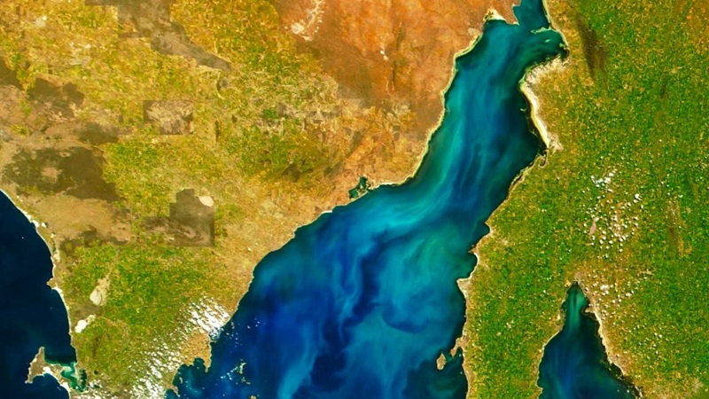 Satellite image showing sediment flow from the Fitzroy River out to Keppel Bay and the Southern Great Barrier Reef.