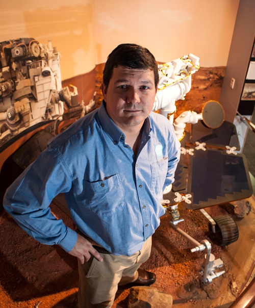 CSIRO microsensor specialist Paulo de Souza has worked with NASA on the Mars Rover Program.