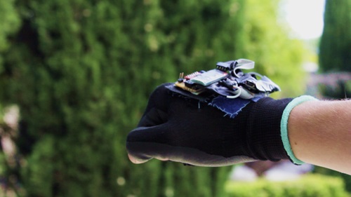 Jake’s Swirlesque glove in action.