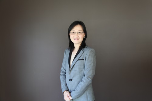 Portrait photo of Ms Jin Teng.