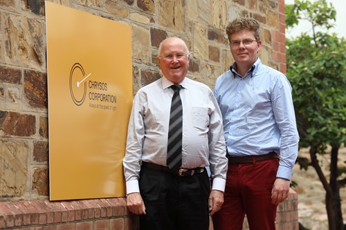 (L-R): Mr Anthony McLellan, Chairman of Chrysos, and Dr James Tickner , CSIRO’s lead inventor of the PhotonAssay X-ray gold detection technology.
