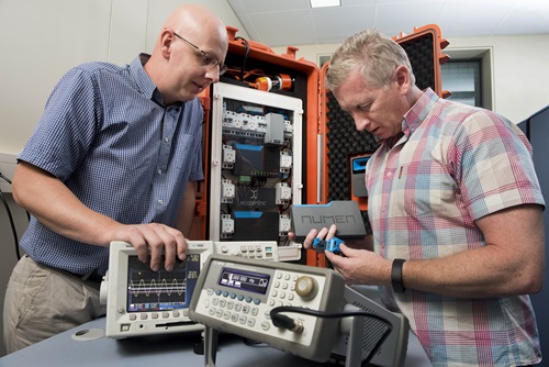 Sam West and Ecocentric’s Paul Lyons examine the Numen energy efficiency device.