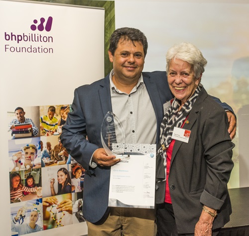 Dr Chris Matthews and Dr Kaye Price at the Indigenous STEM Professional Award ceremony.