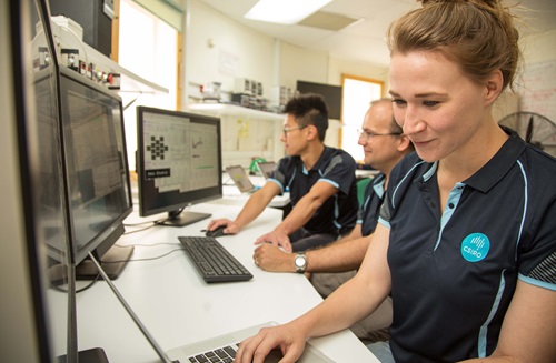 Dr Jane Kaczmarek working at the Parkes radio telescope.