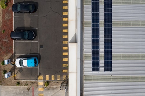 Solar panels at Nissan Australia Headquarters power the charging modules