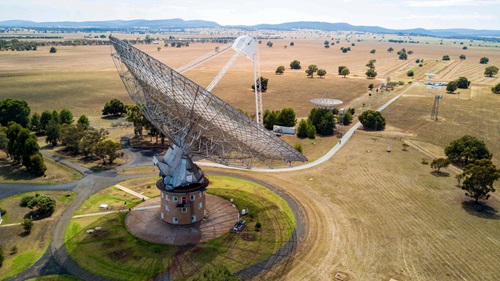 Three telescopes of the CSIRO Parkes Observatory.