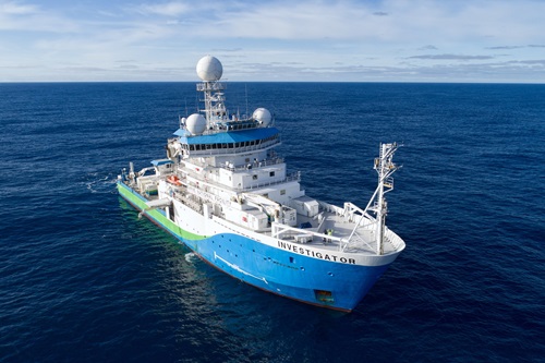 CSIRO research vessel (RV) Investigator with CTS instrument deployed.
