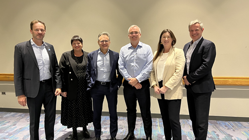 Dedalus and CSIRO teams meet in Chicago at the recent HIMSS conference. L-R: Hans Vandewyngaerde, Kate Ebrill, Andrea Fiumicelli, David Hansen, Janet Fox, Michael Dalwield