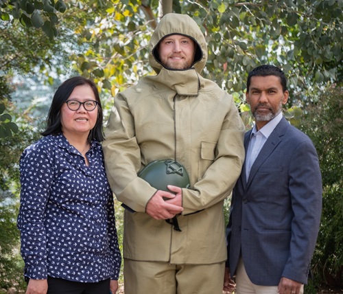 CSIRO project lead Dr Yen Truong (L) and Head of Program Management at DMTC, Deepak Ganga (R) with the prototype uniform. 