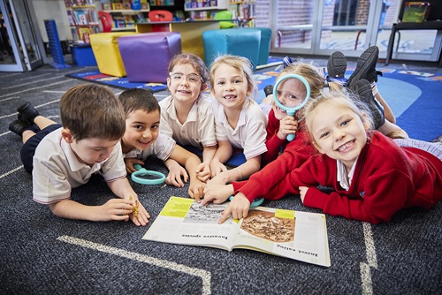 Students Jonathan, Raphael, Astoria, Minnie, Maddie and Violetta are AmAZed! at Australian biodiversity featured in the book. 