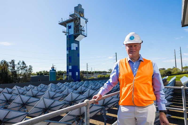 Wes Stein, CSIRO's Chief Scientist for Solar Technologies and ASTRI’s Chief Technologist stands in front of CSIRO's heliostat field in Newcastle.