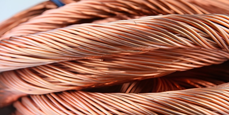 Strands of copper wire cable