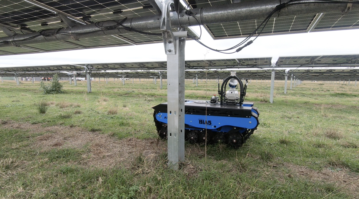 Robots take the heat for humans maintaining our biggest solar farms