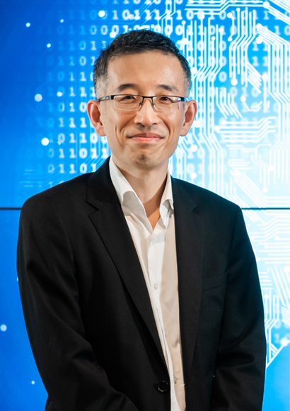 Portrait shot of Liming Zhu.