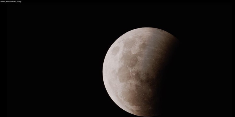 An astrophotography image of the moon during the lunar eclipse.