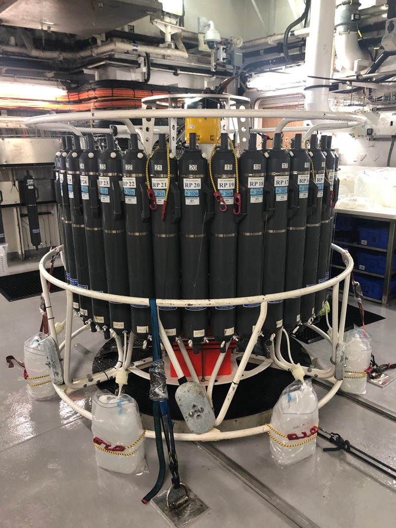 A piece of machinery that explores anaemic oceans. Its a bunch of black bottles in a circle with clear bottles at the bottom.