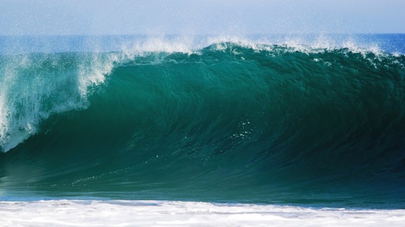 the front of a large wave