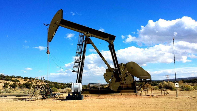 oil-refinery-pump