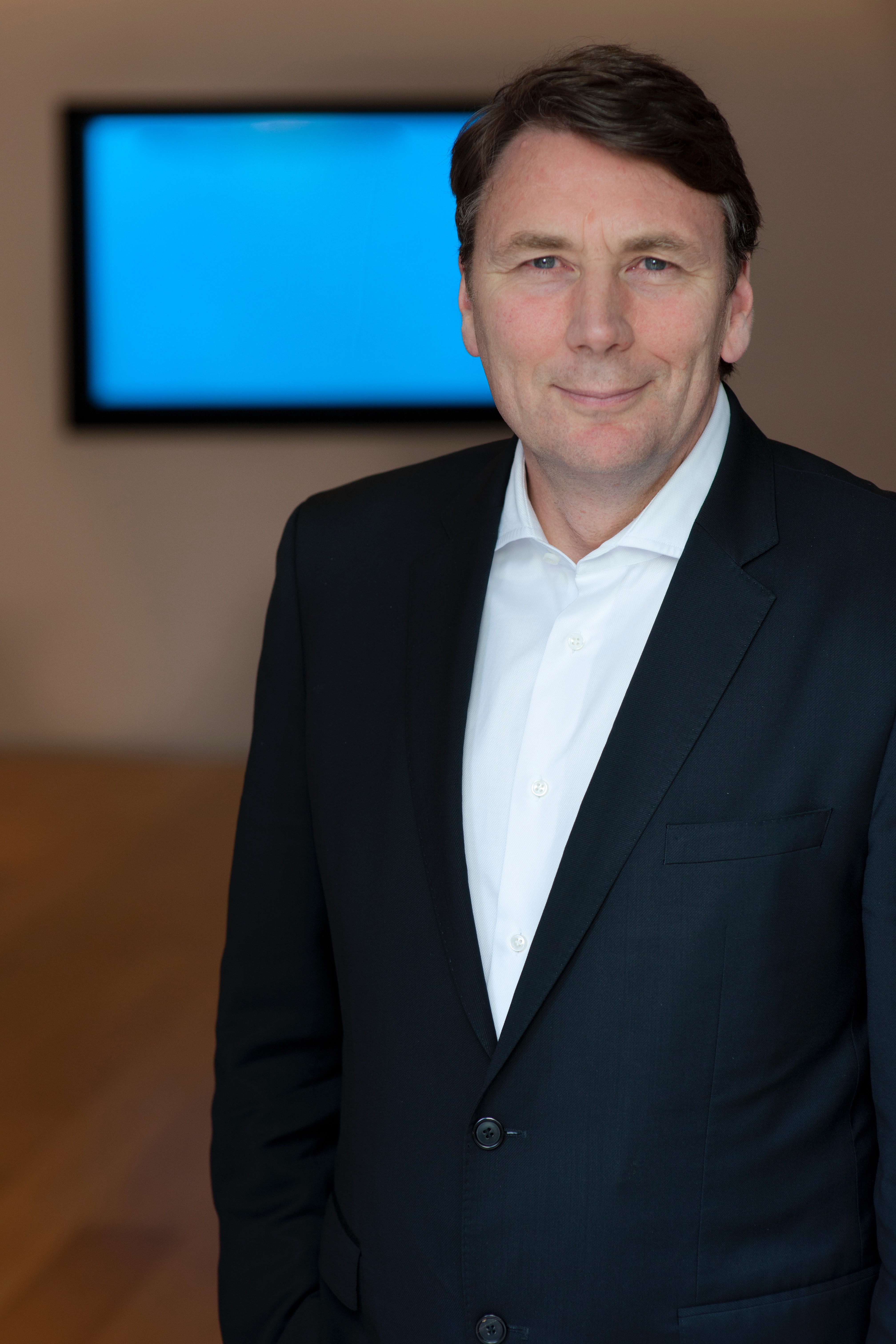 Portrait image of Mr David Thodey.