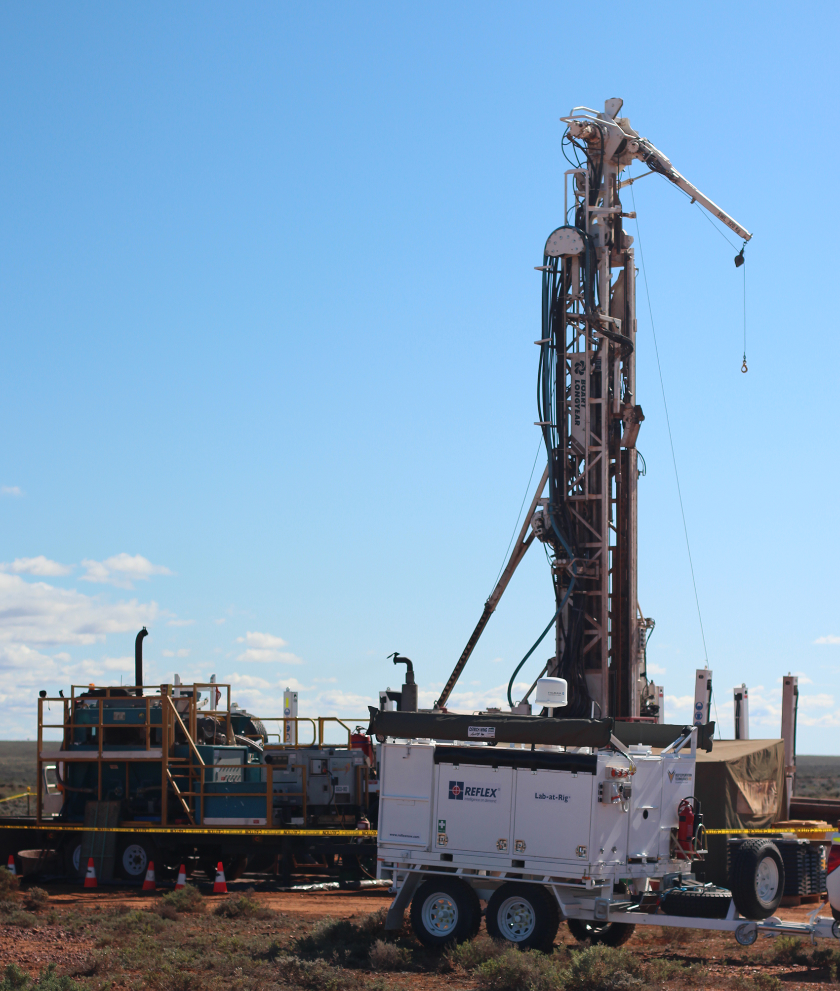An on-site transportable Lab-at-Rig© set up at a drilling rig.