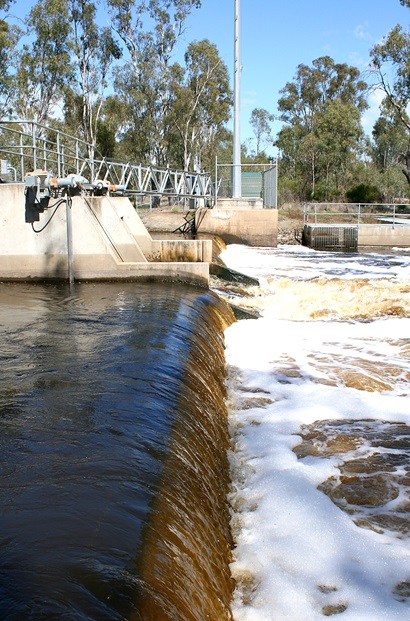 Black water flowing over Rice’s Weir on Broken Creek, near Barmah (2012).